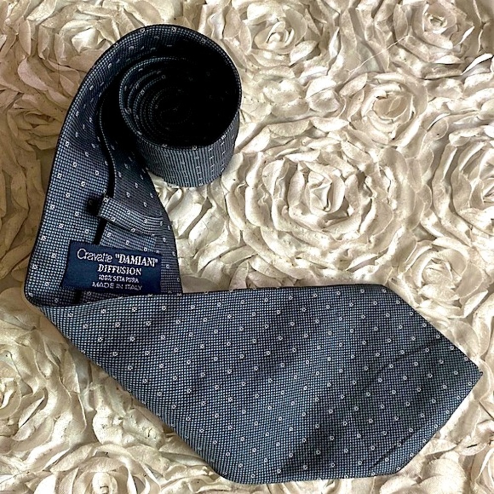 New mens polka dot tie